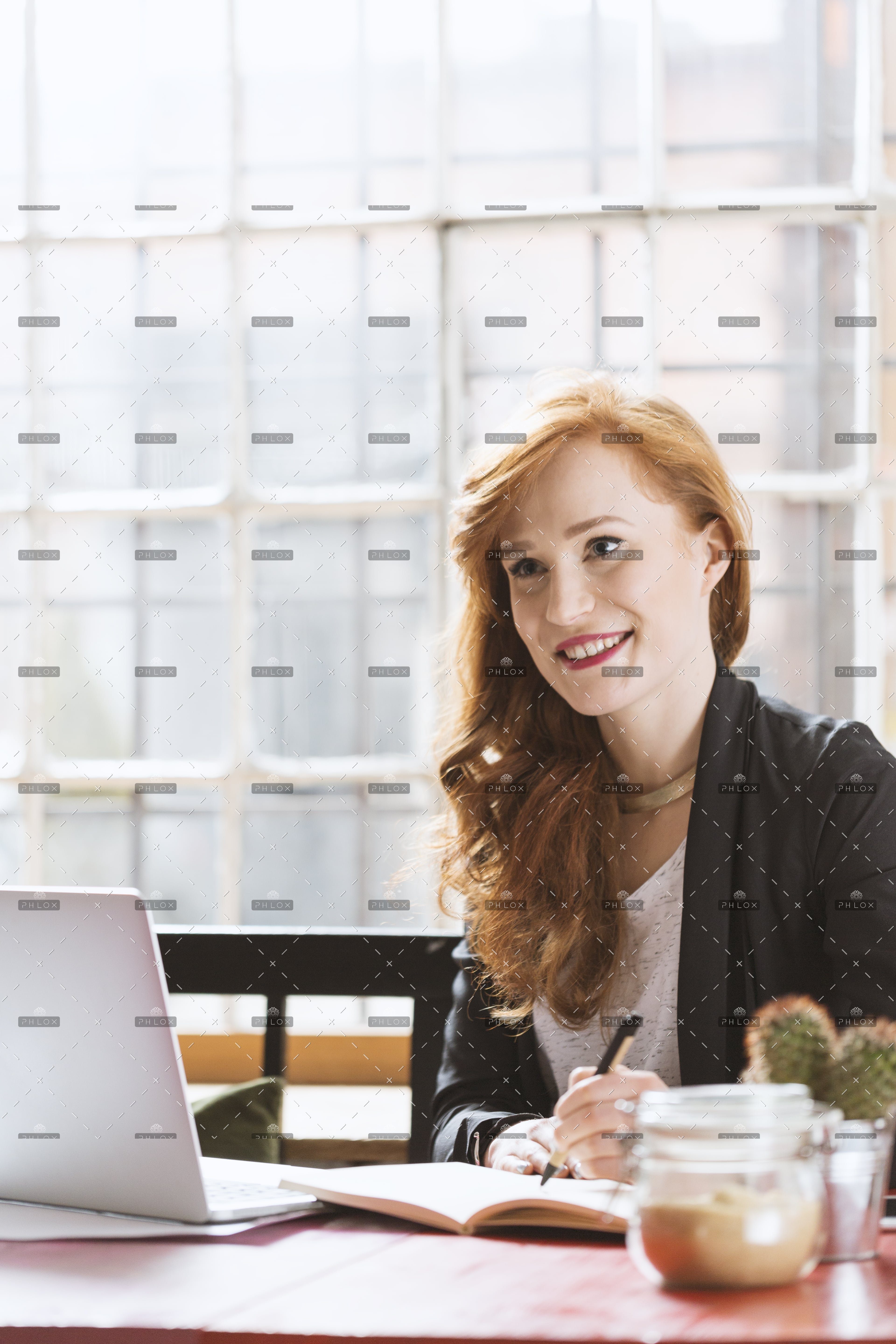 Zukunftsfähige Konzepte für Produktion und Logistik